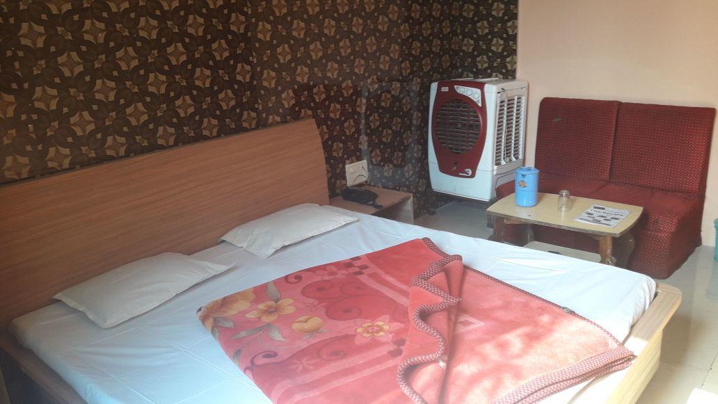 Hotel Parikalp Pachmarhī エクステリア 写真